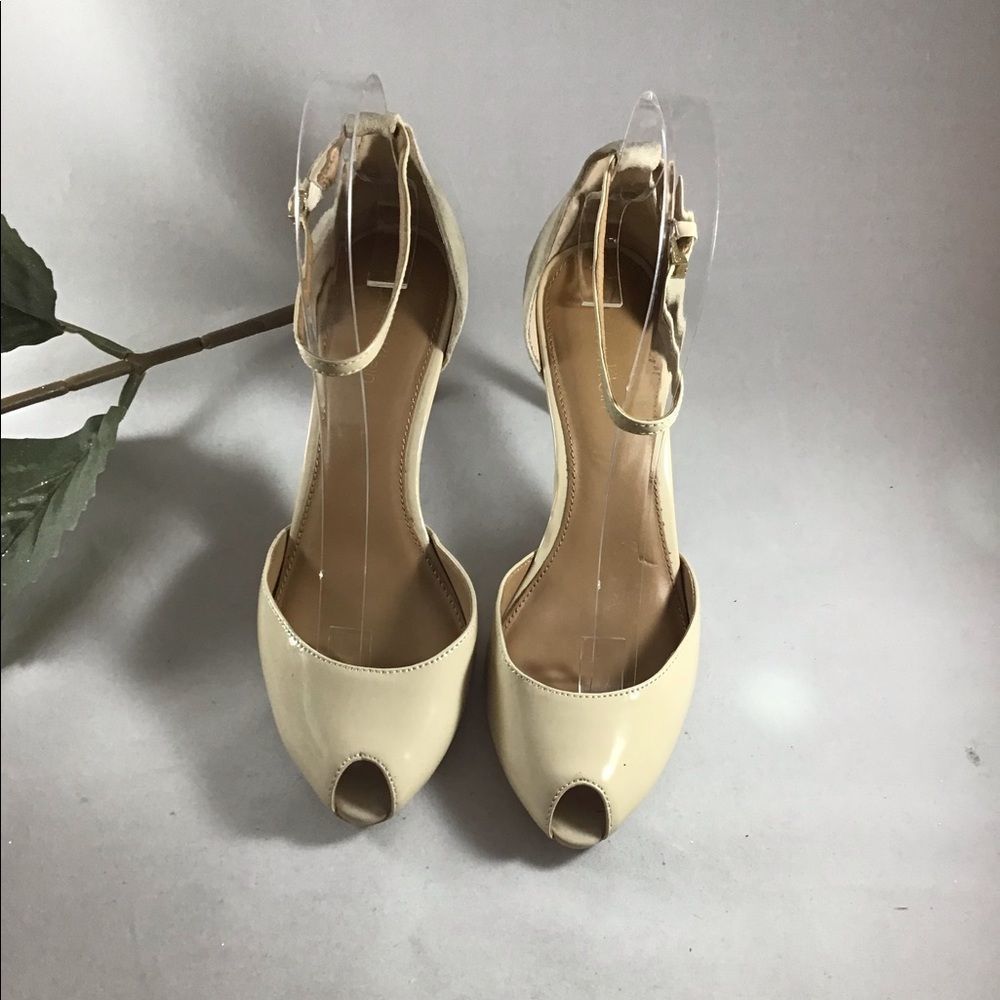 Calvin Klein taupe suede and patent leather heels size 7.5.